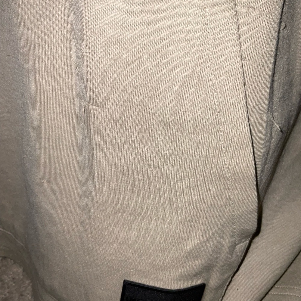 Men’s used fitted size XL UA under armour hoodie shirt short sleeve beige Pre ow - Picture 3 of 6